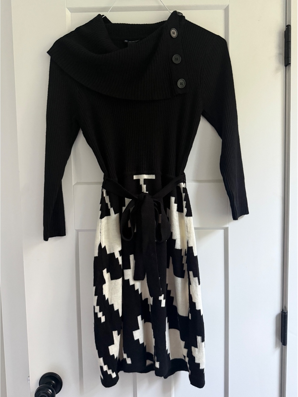 New Directions Black & Cream Sweater Dress Size S Belted Cowl Neck Geometric